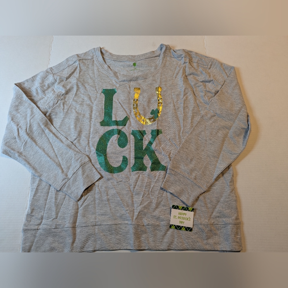 St Patrick's Day Long Sleeve Sweatshirt Size  XL BNWT